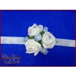Csuklódísz fehér-világos kék rózsás-világos világos kék szalagon 