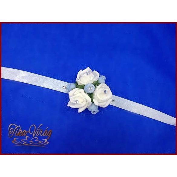 Csuklódísz fehér-világos kék rózsás-világos világos kék szalagon 