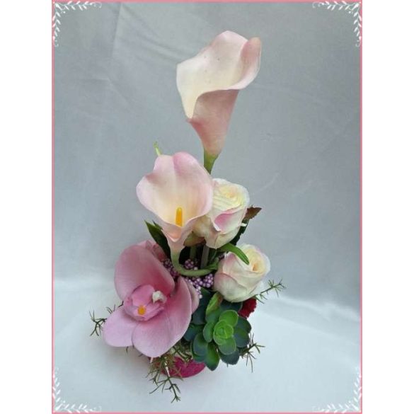 Rózsaszín árnyalatú ikebana, asztaldísz összeállítás 