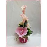 Rózsaszín árnyalatú ikebana, asztaldísz összeállítás 