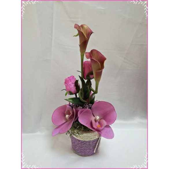 Lilás-mályvás árnyalatú ikebana, asztaldísz összeállítás 