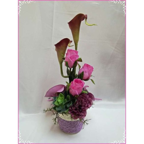 Lilás-mályvás árnyalatú ikebana, asztaldísz összeállítás 