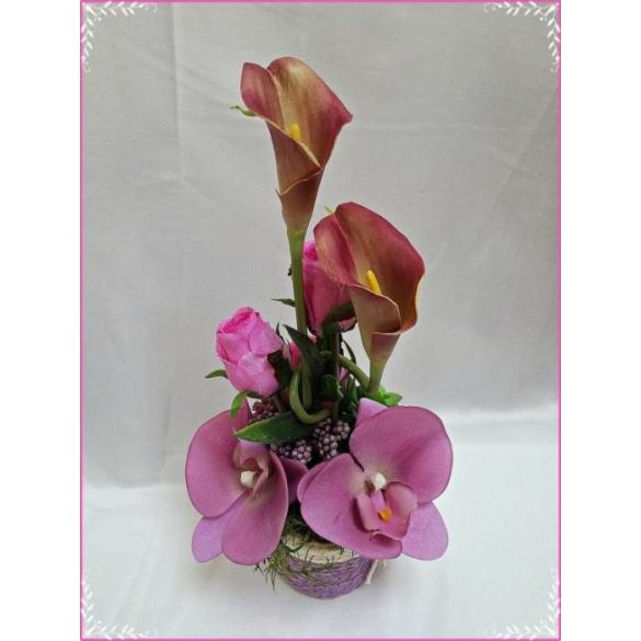 Lilás-mályvás árnyalatú ikebana, asztaldísz összeállítás 