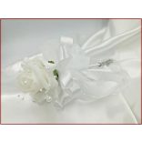 7 virágos 7 felé-szétrepülő dobócsokor fehér-rózsából 