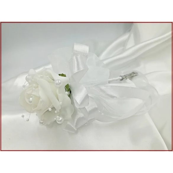 7 virágos 7 felé-szétrepülő dobócsokor fehér-rózsából 