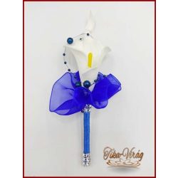 Fehér Kála-királykék díszítéssel kitűző, bokréta 