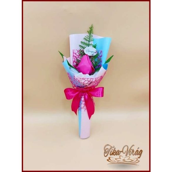 Pink színű szappan-tulipán csokor Nőnapi táblával 