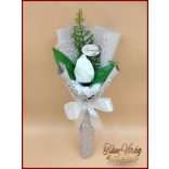 Fehér színű szappan-tulipán csokor Nőnapi táblával 