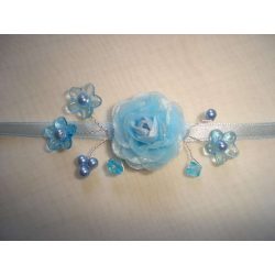 Világoskék nyakdísz 