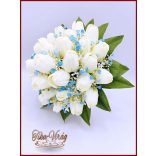 Fehér tulipán-kék díszítéssel örök-csokor 29 szálas 