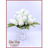 Fehér tulipán-kék díszítéssel örök-csokor 29 szálas 