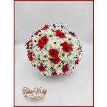 25 szálas fehér-piros rózsás - fekete díszítésű örök-csokor + kitűzővel 