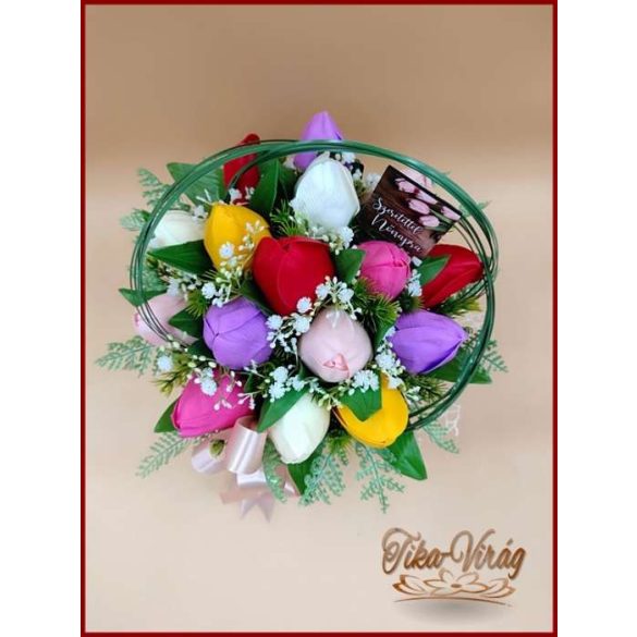 16 szál vegyes tulipánokból áll szappanvirág-box 