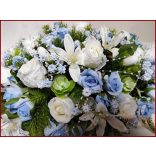 Fehér-kék rózsás örök-asztaldísz 