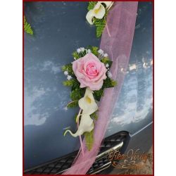   Rózsaszín rózsás-fehér kálás különálló autódísz 