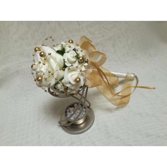 Ekrü-arany dobó, koszorúslány vagy köszöntő örök-csokor 