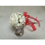 Ekrü-piros szalaggal dobó, koszorúslány vagy köszöntő örök-csokor 