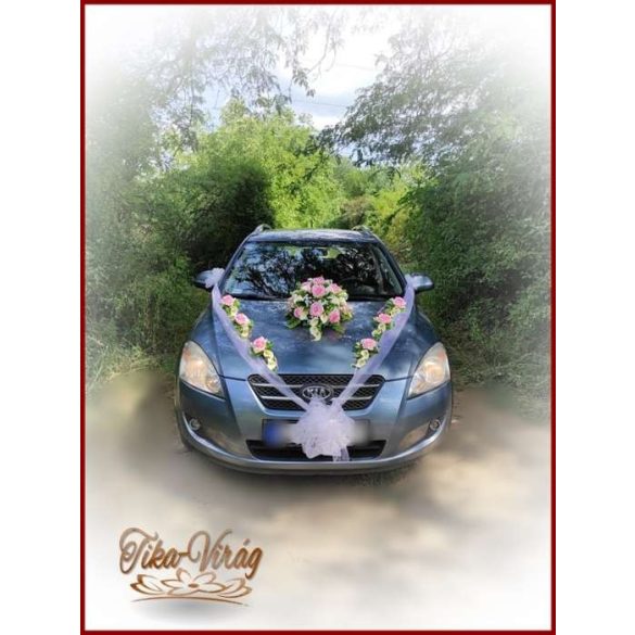 Rózsaszín rózsás-fehér kálás autódísz- fehér organza díszítéssel 