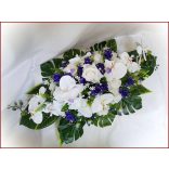 Fehér-királykék rózsás-orchideás asztaldísz 