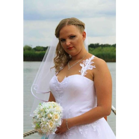 Ekrü-fehér türkiz díszítésű örök-csokor 