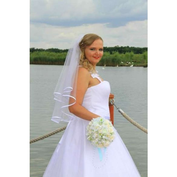 Ekrü-fehér türkiz díszítésű örök-csokor 