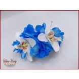 Fehér rózsás- Fehér orchideás király-kék hortenziával díszített örök-csepp csokor + kitűzővel + hajdísszel 