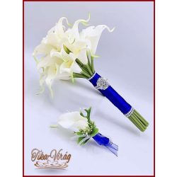   24 virágos Fehér Kála örök-csokor királykék díszítéssel + kitűzővel 