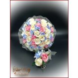 Pink-ekrü-barack-kék 32 szálas örök-csokor+kitűzővel 