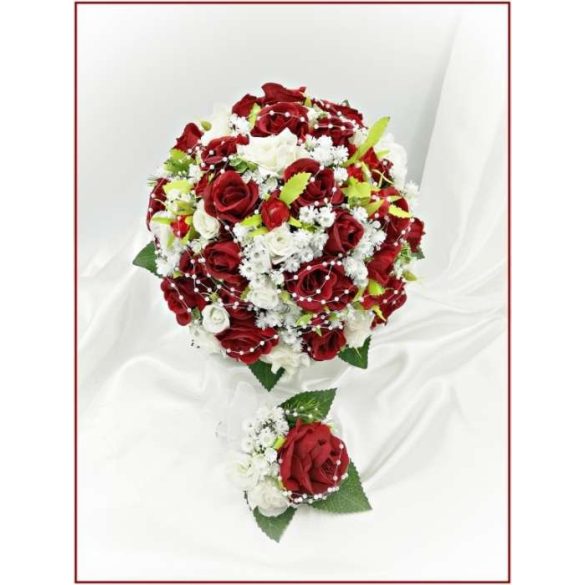 Vörös-rózsa örök-csokor fehér díszítéssel + kitűzővel 