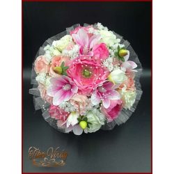   Rózsaszín szellőrózsás-fehér rózsákkal, liziantuszos örök-csokor 