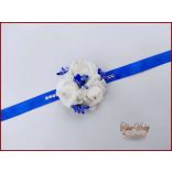 Fehér rózsás- királykék díszítésű csuklódísz 