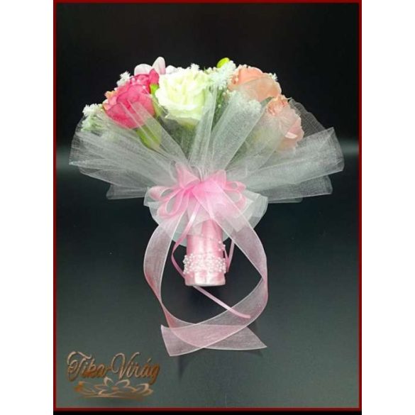 RÓZSASZÍN SZELLŐRÓZSÁS-FEHÉR RÓZSÁKKAL, LIZIANTUSZOS ÖRÖK-CSOKOR+kitűzővel 