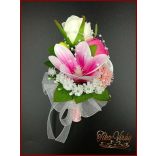 RÓZSASZÍN SZELLŐRÓZSÁS-FEHÉR RÓZSÁKKAL, LIZIANTUSZOS ÖRÖK-CSOKOR+kitűzővel 