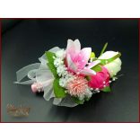 RÓZSASZÍN SZELLŐRÓZSÁS-FEHÉR RÓZSÁKKAL, LIZIANTUSZOS ÖRÖK-CSOKOR+kitűzővel 