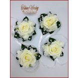 Ekrü-rózsás fehér gyöngy-díszítésű csuklódísz 