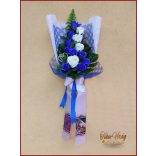 Ballagási örök csokor – királykék és fehér szappanrózsás elegáns ajándék