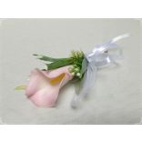 Rózsaszín kálás kitűző, bokréta 