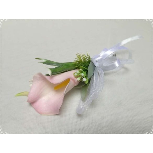 Rózsaszín kálás kitűző, bokréta 