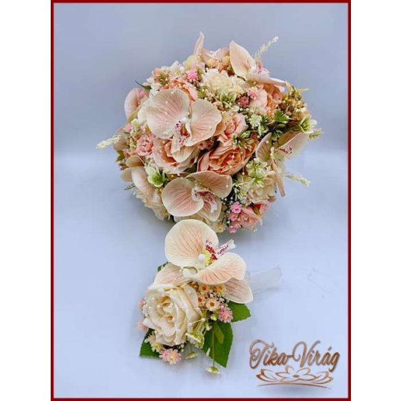 Barack-krém orchideás-rózsa örök-csokor+ kitűzővel 