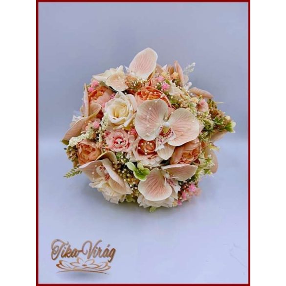 Barack-krém orchideás-rózsa örök-csokor+ kitűzővel 