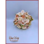 Barack-krém orchideás-rózsa örök-csokor+ kitűzővel 