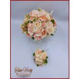 Barack-krém orchideás-rózsa örök-csokor+ kitűzővel 