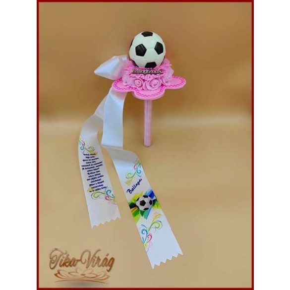 Ovis ballagási örök csokor lányoknak – rózsaszín focilabdás egyedi ajándék