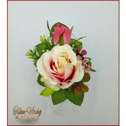 Antik-rózsaszínű-rózsákból álló kitűző 