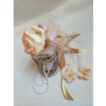 Vintage színű hamvas barack dobó, koszorúslány, vagy köszöntő örök-csokor 