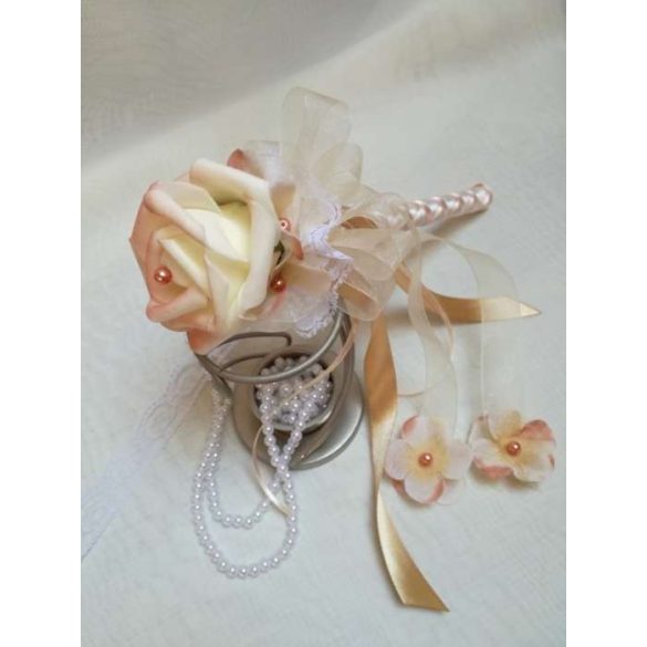 Vintage színű hamvas barack dobó, koszorúslány, vagy köszöntő örök-csokor 