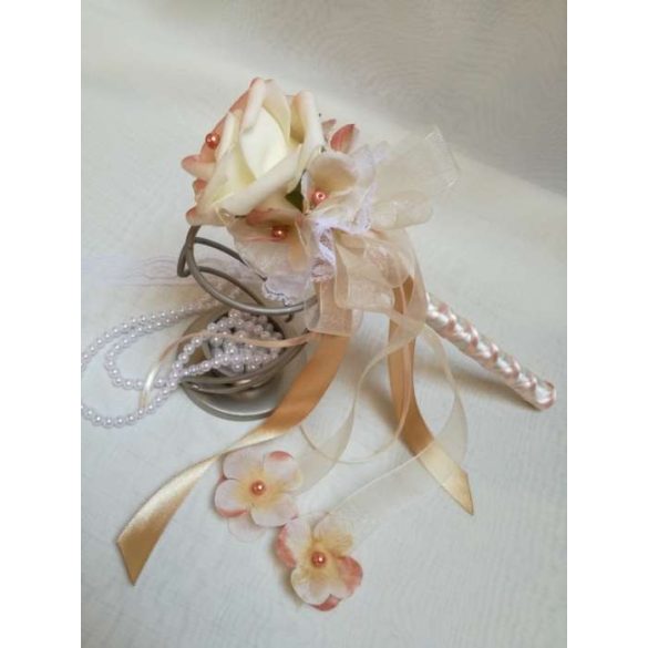 Vintage színű hamvas barack dobó, koszorúslány, vagy köszöntő örök-csokor 