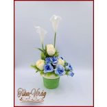 KÉK-ORCHIDEÁS-FEHÉR KÁLÁS-Ekrü RÓZSÁS IKEBANA 