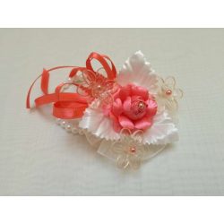 Korall-ekrü csuklódísz 