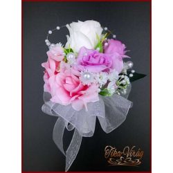   Fehér rózsa-lila-rózsaszín díszítéssel kitűző, bokréta 